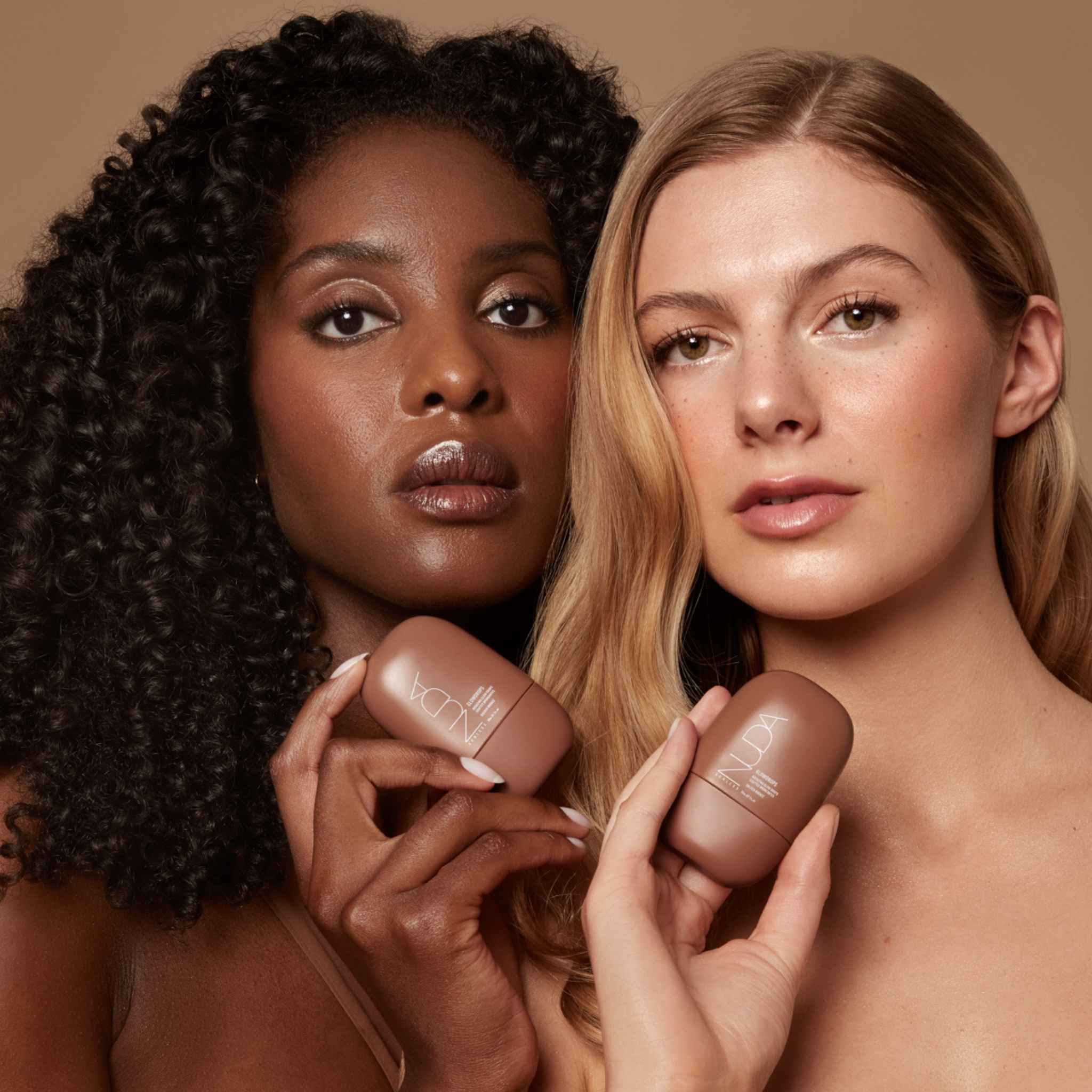 Nuda GlowDrops – Bronzer liquide modulable